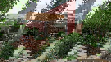 Image for news article: Myerscough apprentices help to build gold winning show garden at RHS