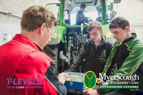 A group of men looking at a machine
AI-generated content may be incorrect.